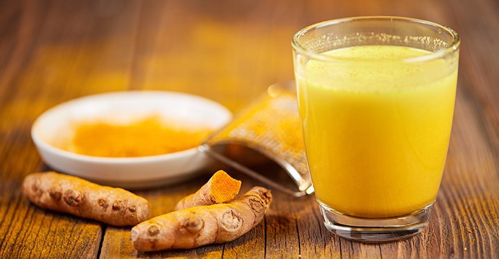 रात को सोने से पहले हल्दी वाला दूध (Golden Milk) पीने के बेमिसाल फायदे